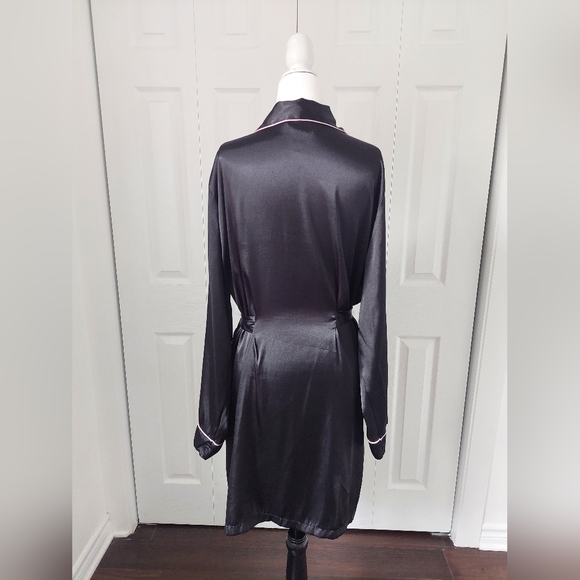 Silky robe with 2 ties - Picture 2 of 7